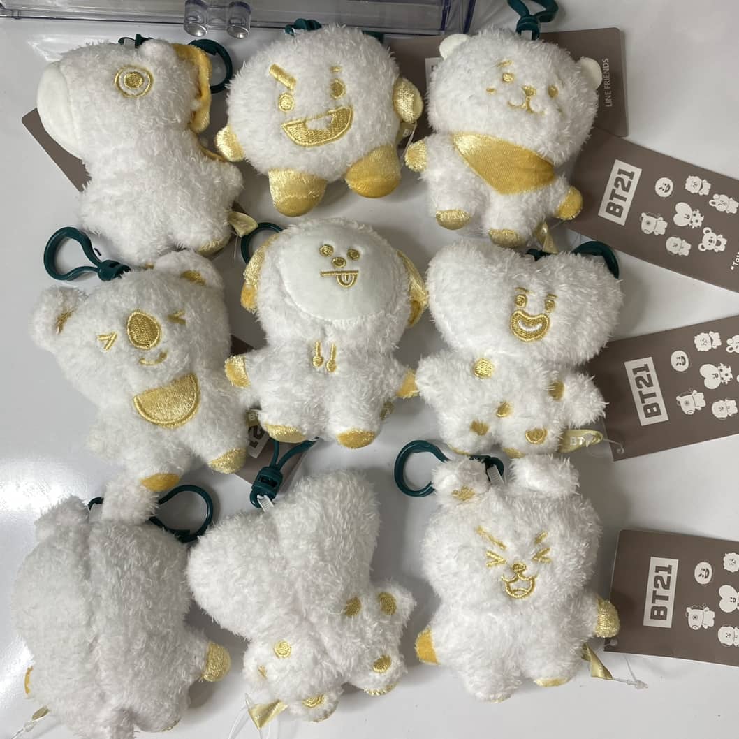 عروسکbt21طلایی