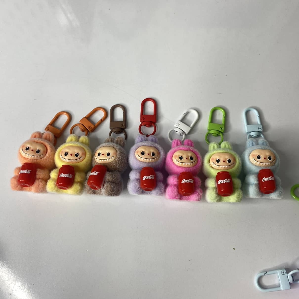 آویز لبوبو کوکاکولا