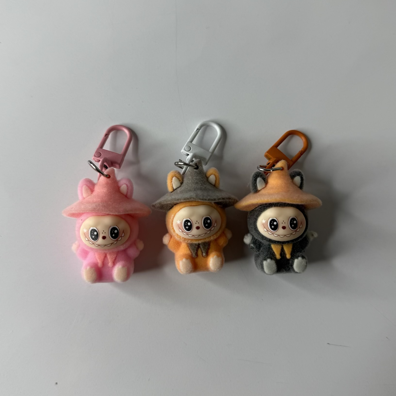 آویز کلاه دار لبوبو