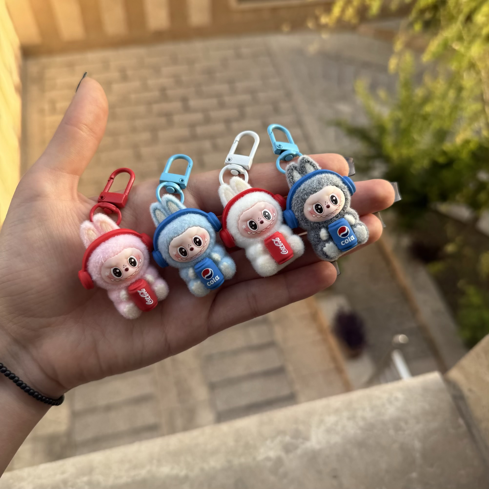 آویز پپسی لبوبو