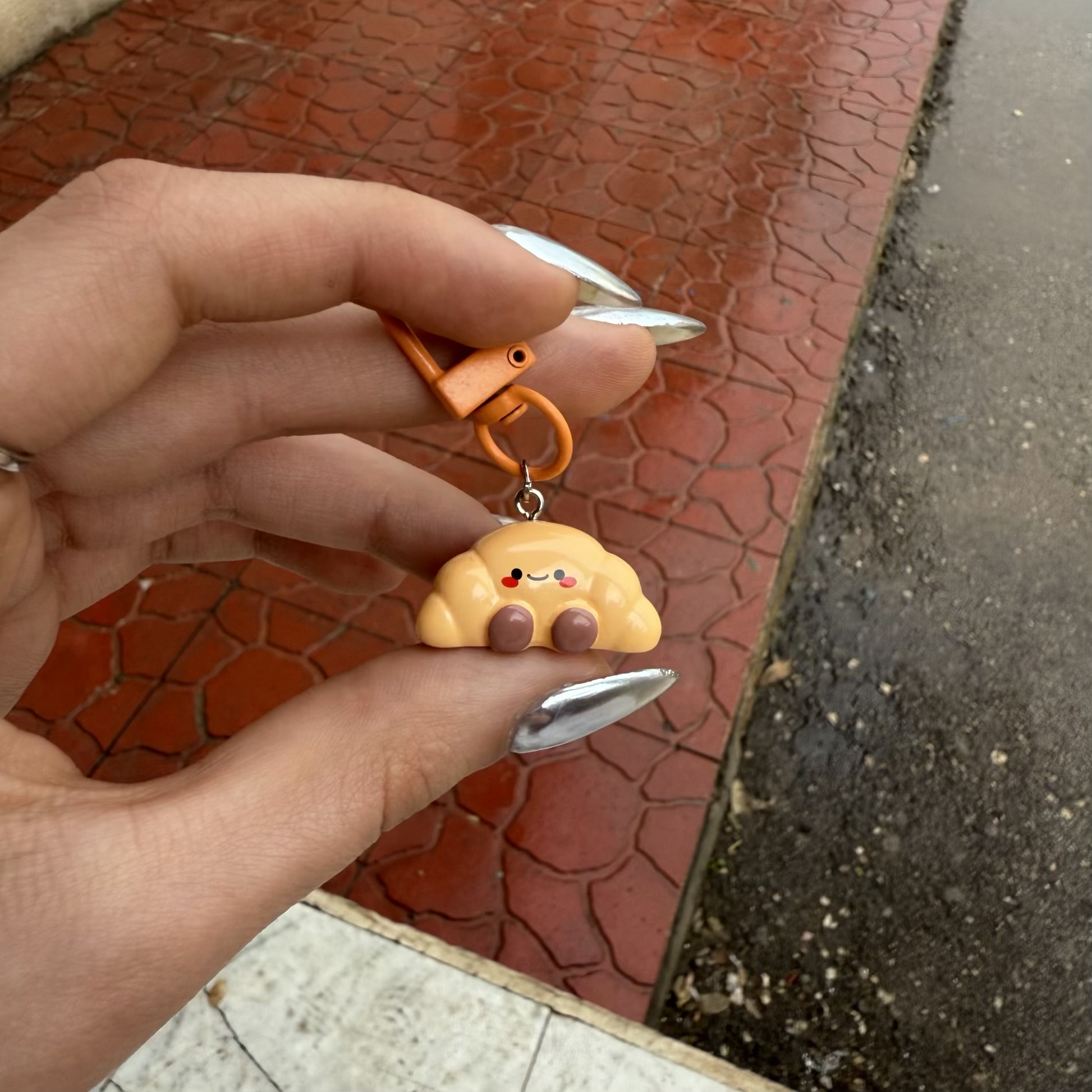 آویز کروسان